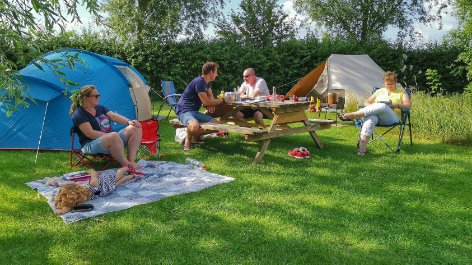 Natuurkampeerterrein De Maasakker-vakantie-vergelijken